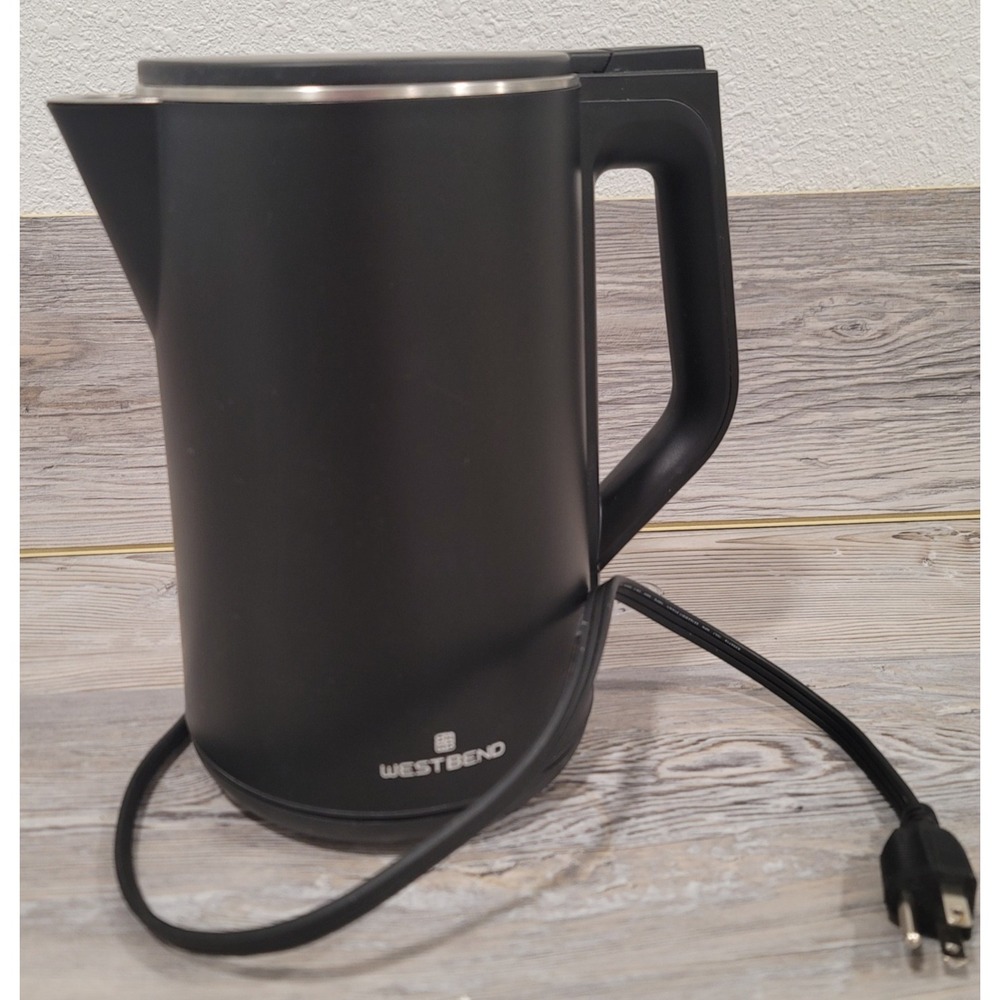 West Bend Electric Kettle Black 1.5 liters boils water automatic shut off Used